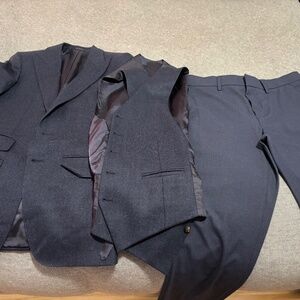 Suitsupply suit. Three pieces: Blazer, vest and pants